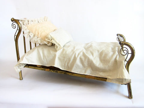 Primitive Salesmans Sample Miniature Brass Bed - Yesteryear Essentials
 - 1